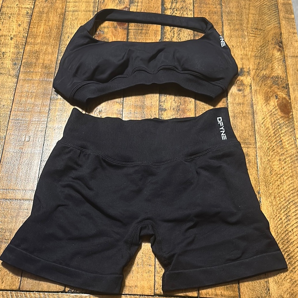 DFYNE Impact Women's Black Shorts 4.5 and Top Set